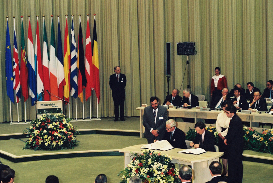 The European Union: 1992-2009