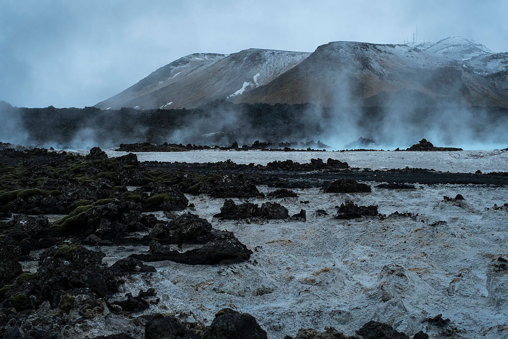 Iceland Prepares Amid Signs of Imminent Volcanic Eruption post image