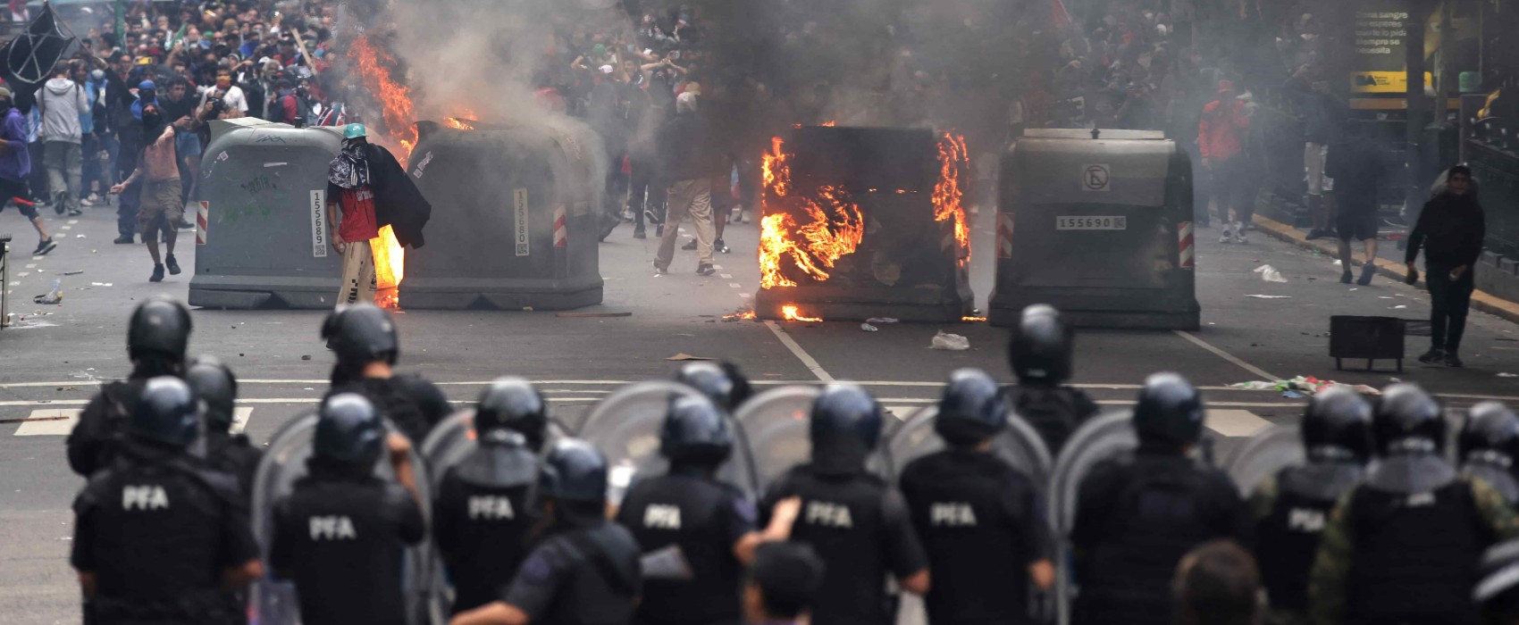 Clashes Erupt at Retirees' Protest in Argentina, 150 People Arrested