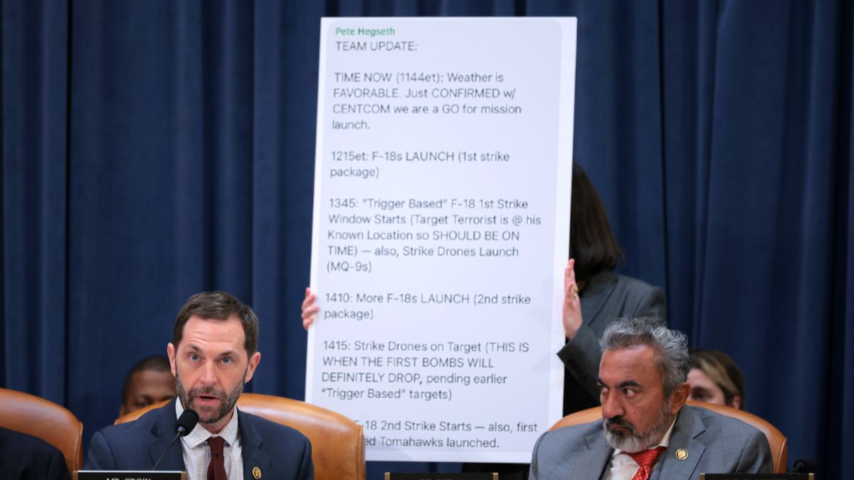 Trump Officials' Yemen Strike Details Leaked in Signal Incident