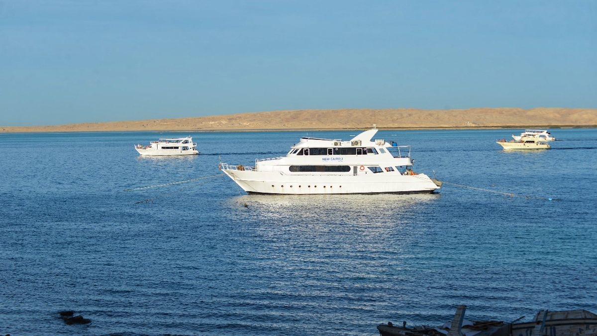 Six Russians Die After Tourist Submarine Sinks Off Red Sea