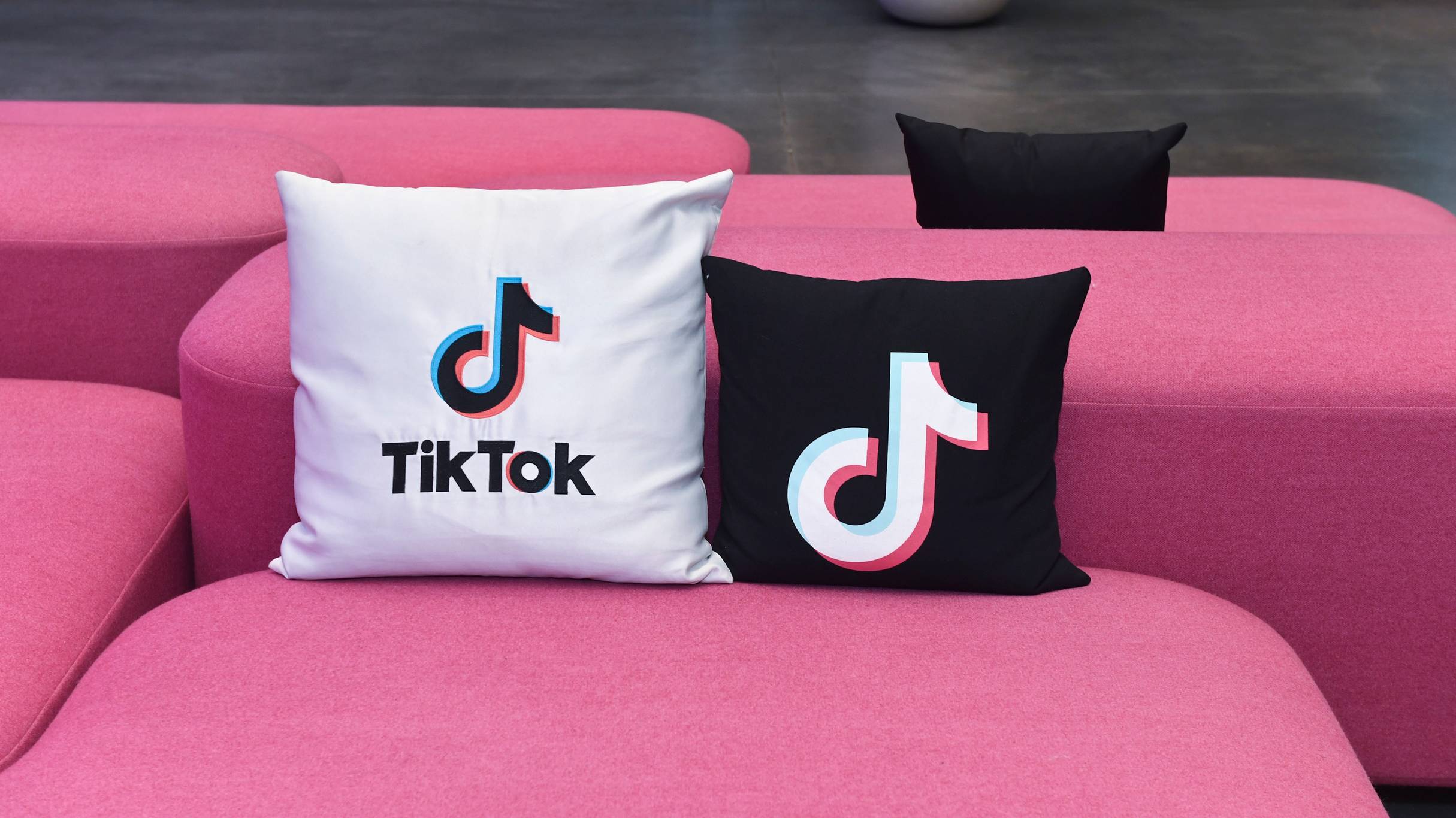 Amazon Makes Surprise Last-Minute Bid to Buy TikTok