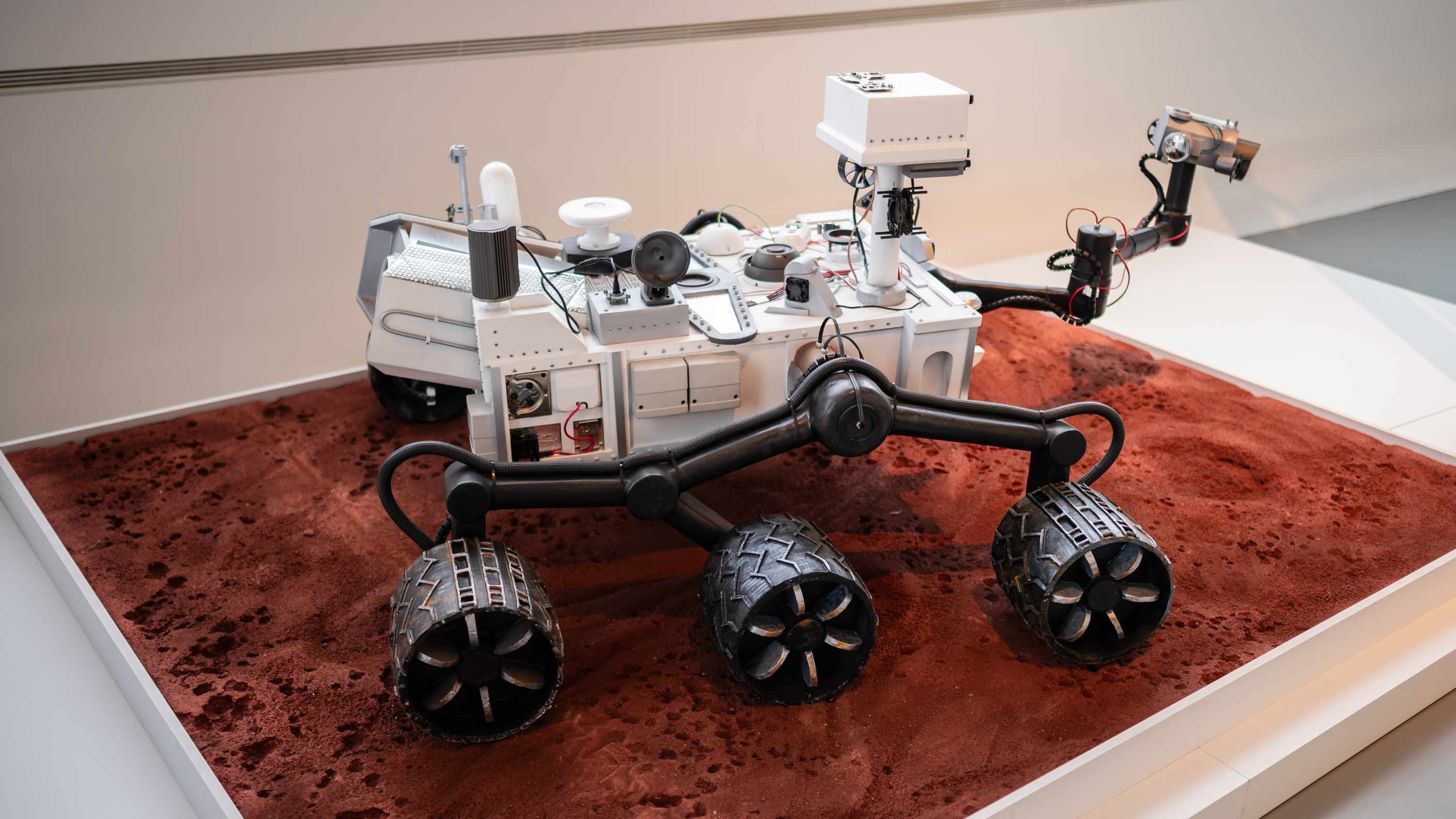 NASA's Curiosity Rover Finds Key Mineral on Mars