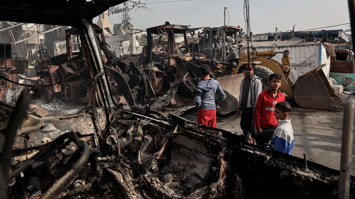 Iran port blast, Kashmir tourist attack and Pope Francis funeral 