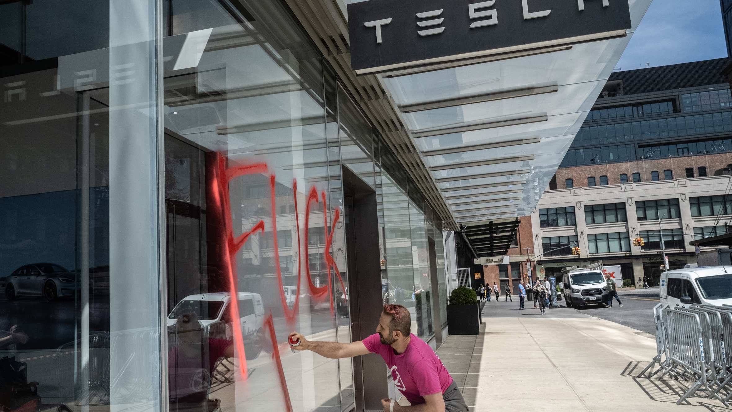 Tesla Board's CEO Search Disputed as Musk Scales Back DOGE Role