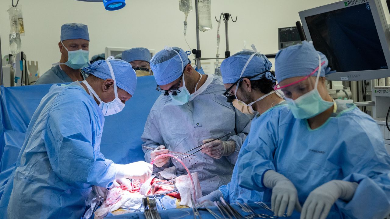 Surgeons Complete World's First Human Bladder Transplant
