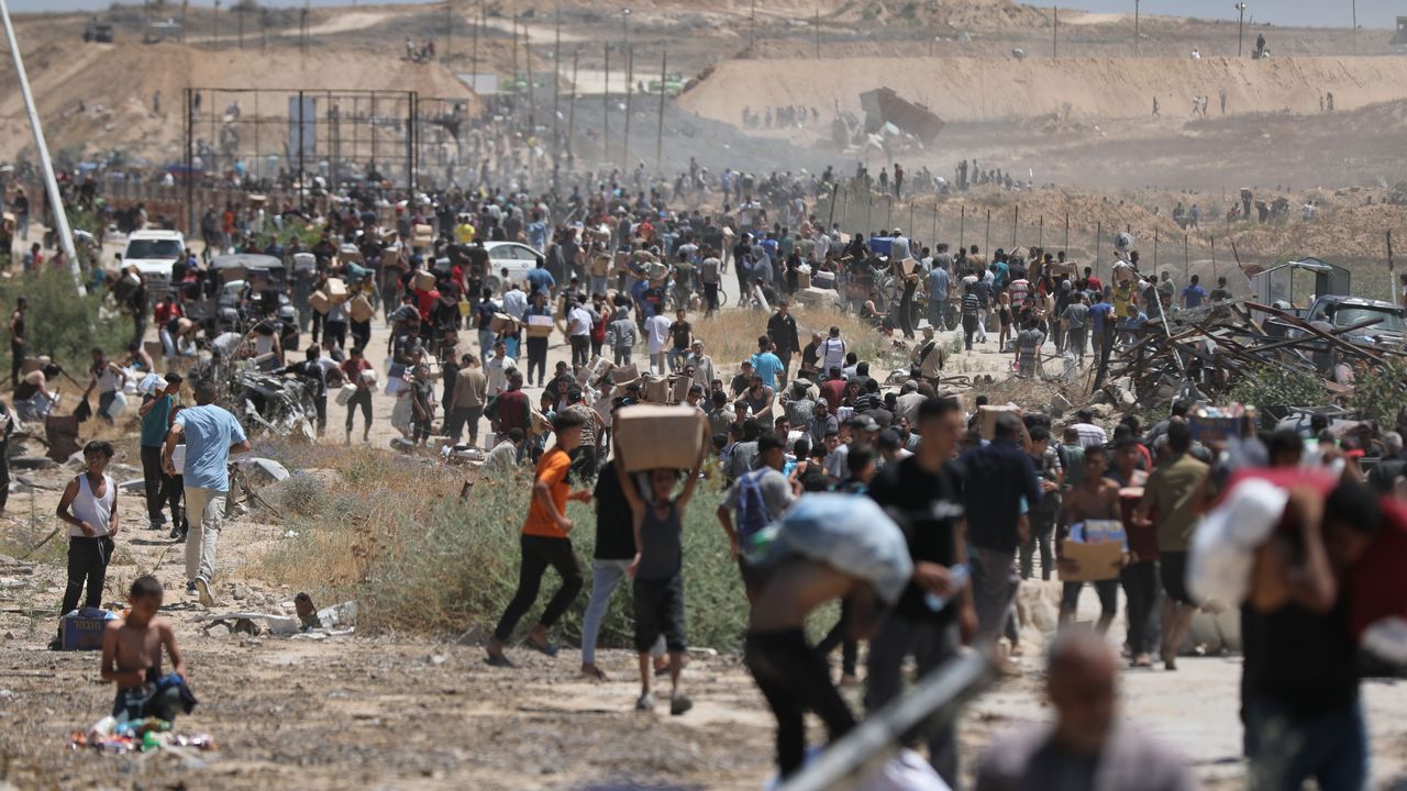 World Food Programme Warehouse in Gaza Looted