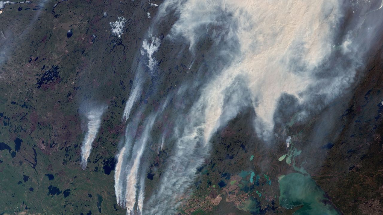Canada: Manitoba Declares Emergency as Wildfires Force 17,000 to Evacuate