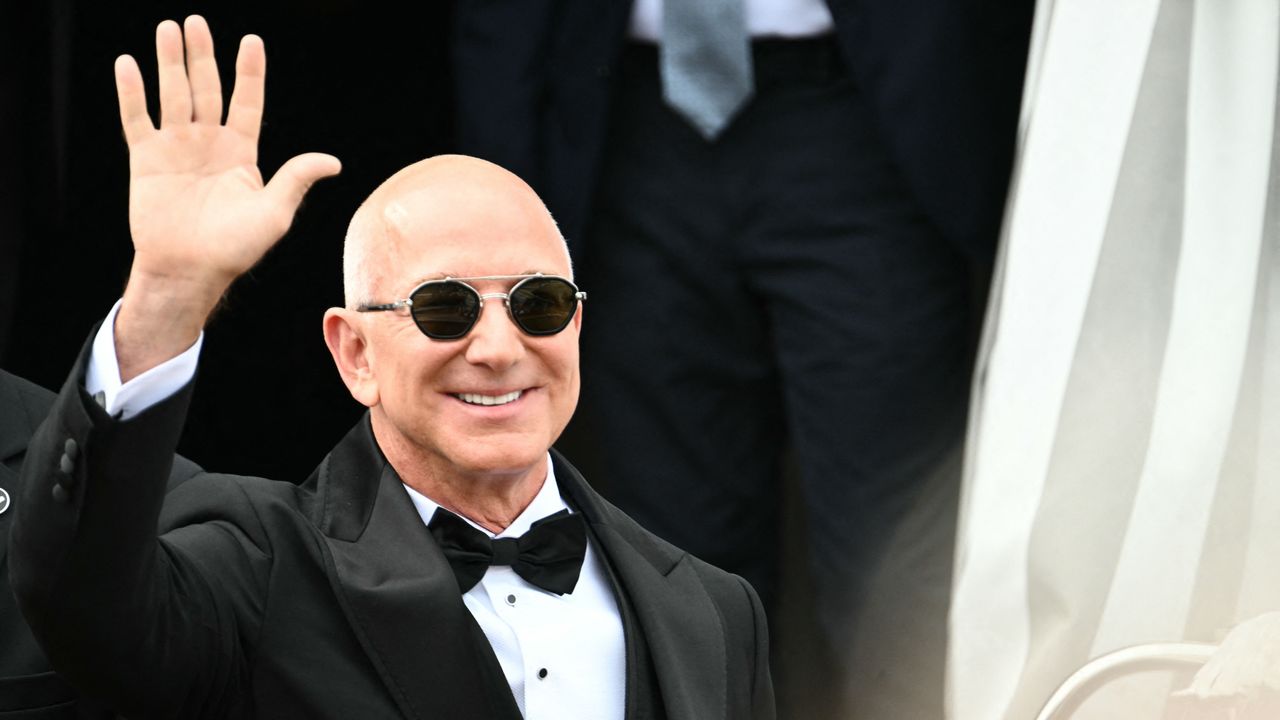 Bezos-Sanchez Venice Wedding Draws Celebrities and Protests