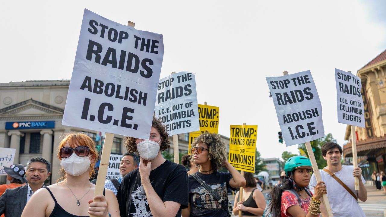 Trump Administration Threatens to Prosecute ICE Tracking App