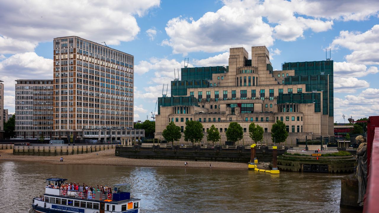 Reports: Information on UK Spies, Special Forces Included in Afghan Data Leak