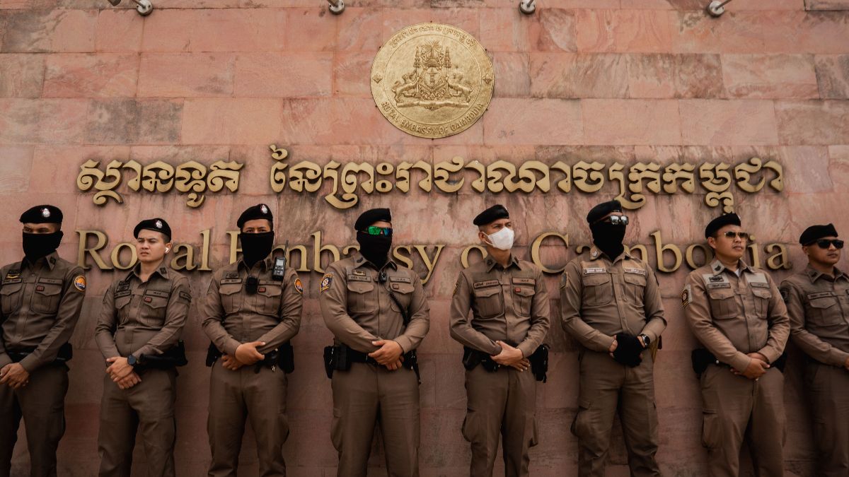 Thailand-Cambodia Border Clashes Escalate with Airstrikes