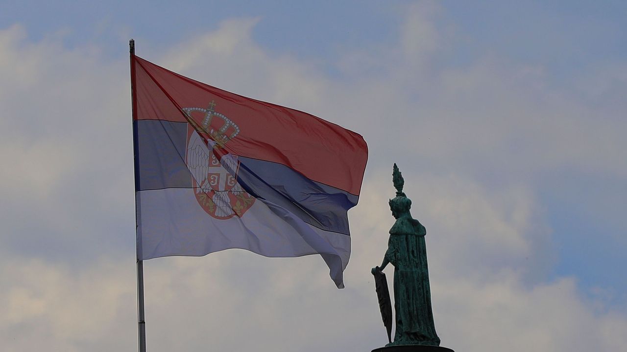 Police and Protesters Clash in Serbia After Students Evicted From University