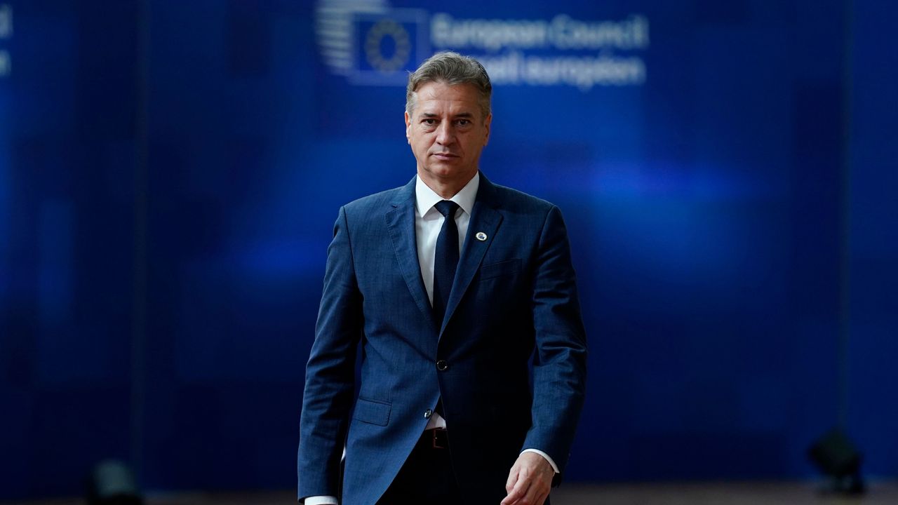Slovenia First EU Nation to Ban All Weapons Trade With Israel