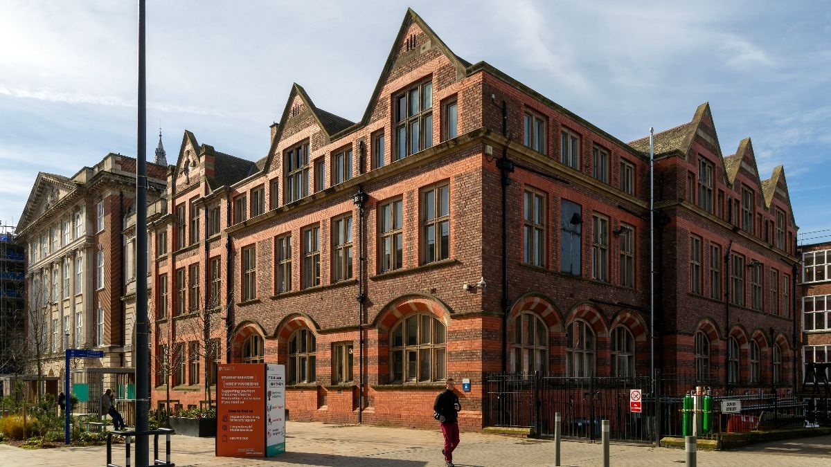 UK Report Alleges Chinese Students Pressured to Spy