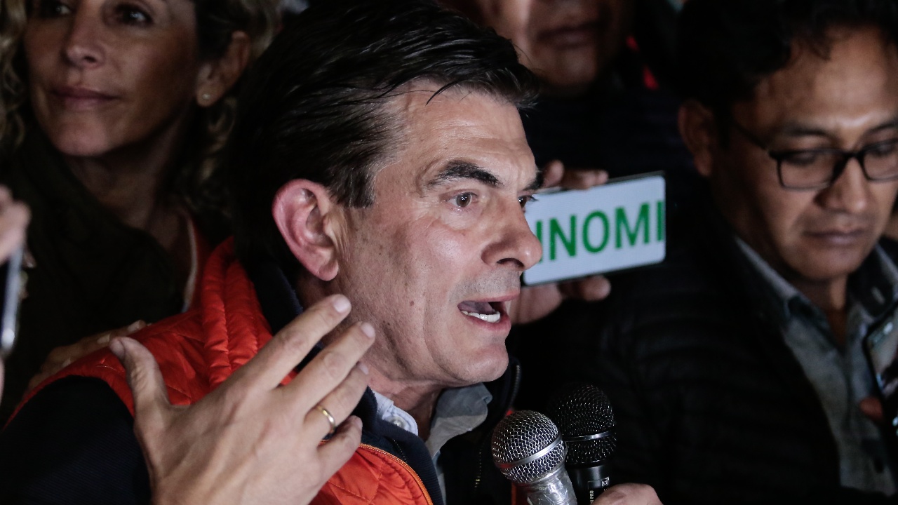 Surprise Victory for Rodrigo Paz Pereira in First Round of Bolivian Election