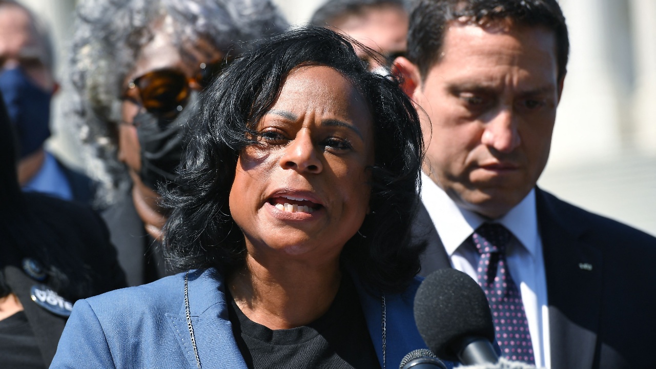 Texas Democrat Stays Overnight in House Chamber Amid Redistricting Dispute