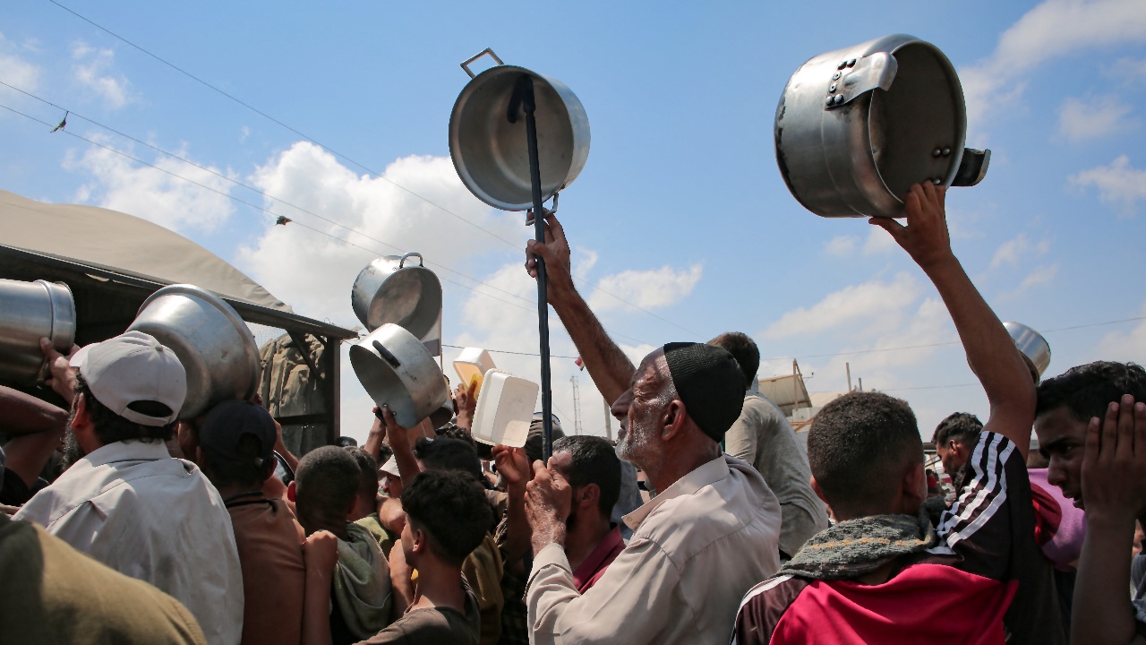 Israel Gaza mobilization, Trump-Zelenskyy talks and rising AI 'psychosis' 