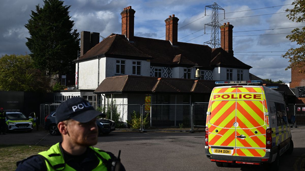 Vibrant Man Denies Sexual Assault On Southampton Asylum Hotel Worker Landscape Illustration Vibrant Man Denies Sexual Assault On Southampton Asylum Hotel Worker Landscape Illustration