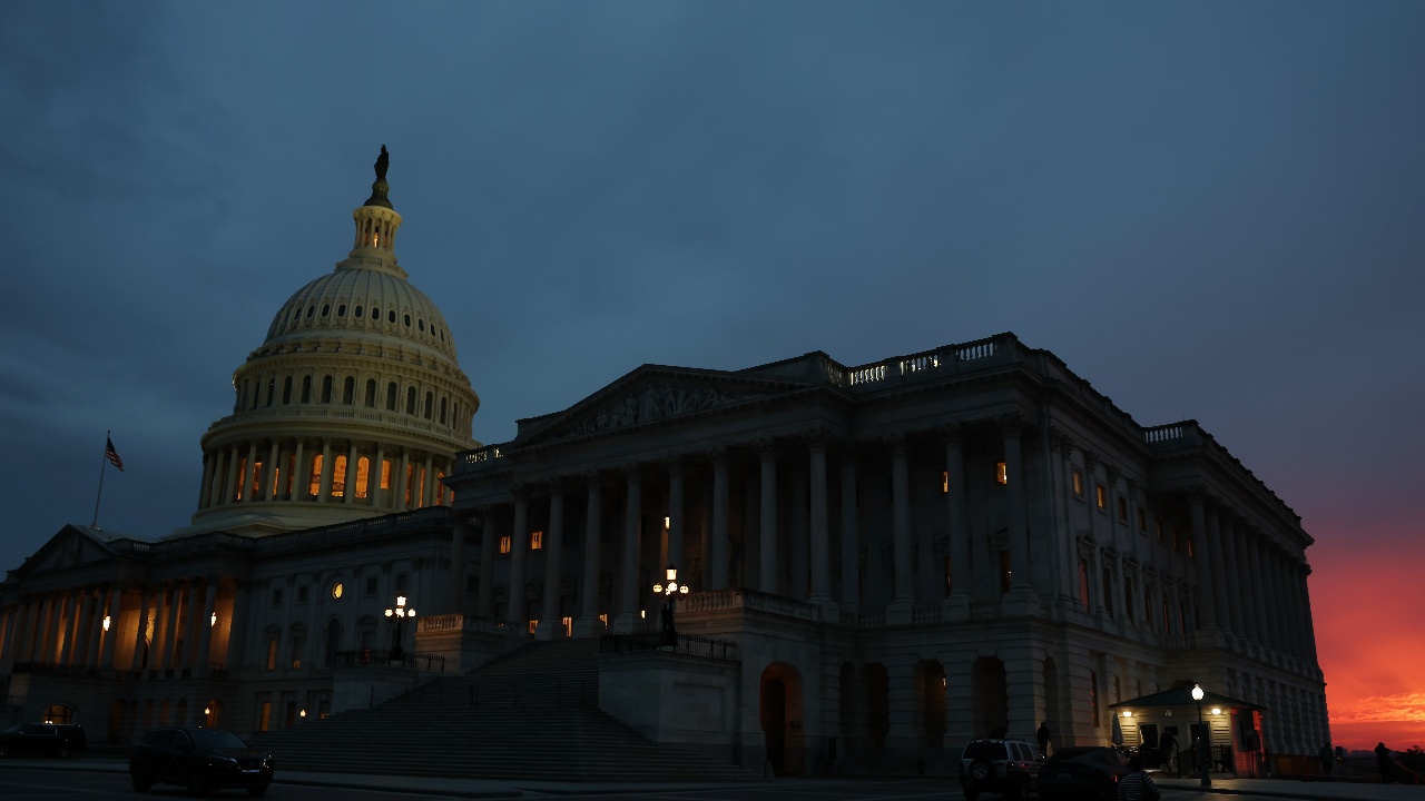 US Government Shuts Down as Senate Blocks GOP Funding Bill