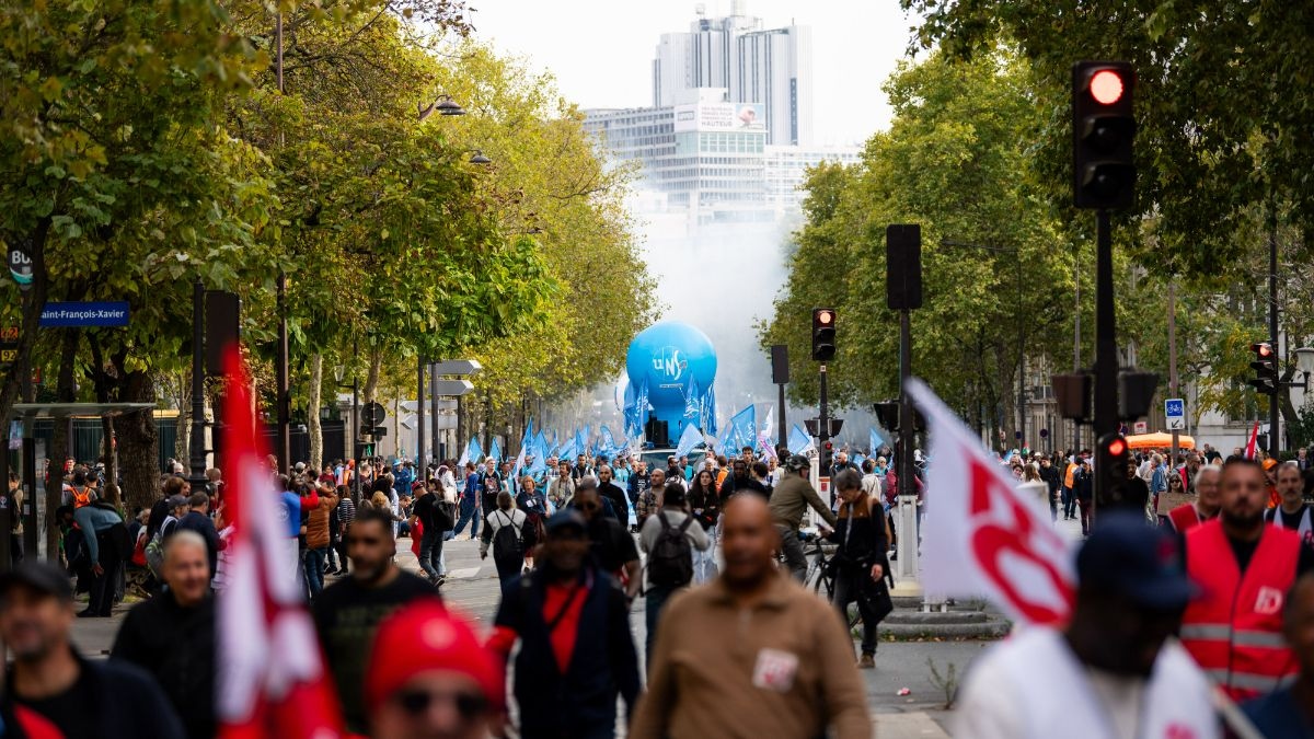 France: Unions Strike Against PM Lecornu's Budget Proposals
