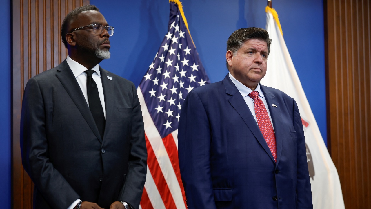 Chicago Creates ICE-Free Zones as Trump Deploys Troops