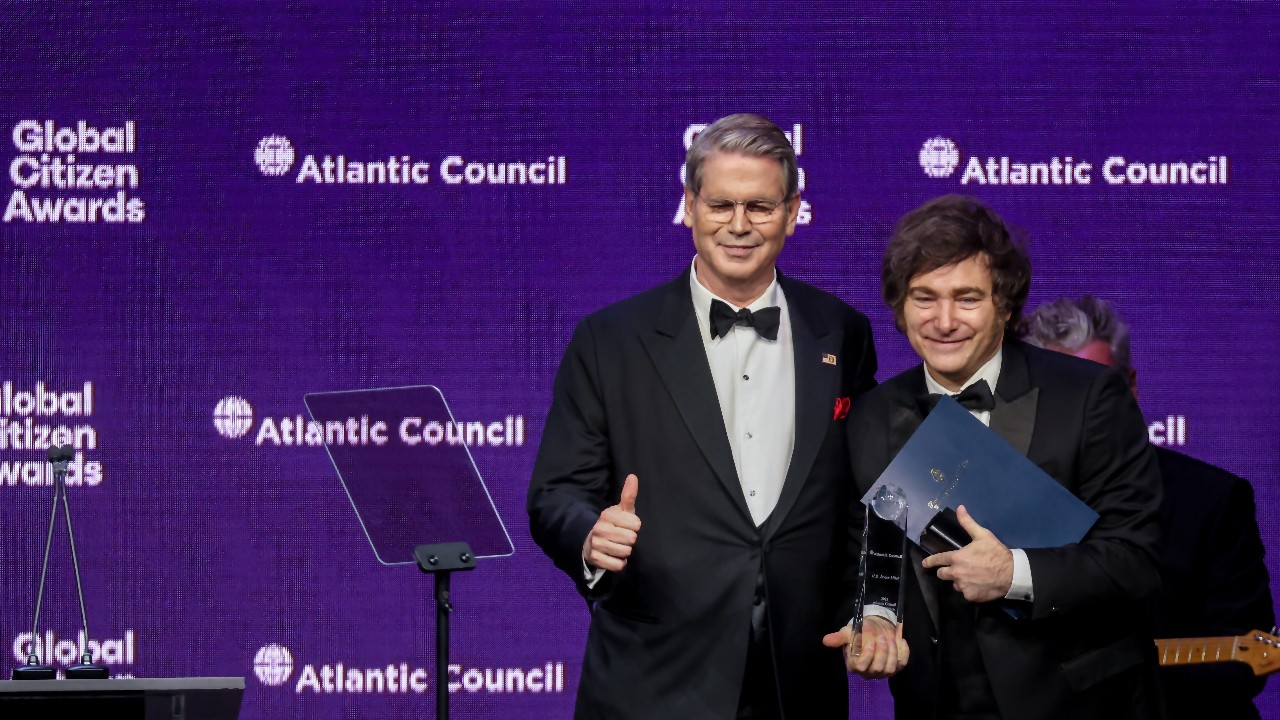 US Treasury Buys Argentine Pesos, Finalizes $20B Currency Swap Framework