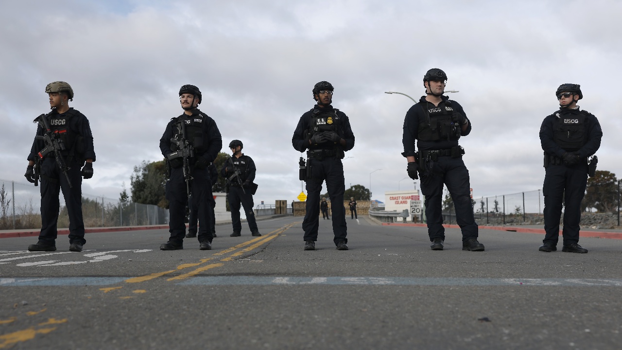 Trump Reshuffles ICE Leaders, Deploys 1.5K Border Agents