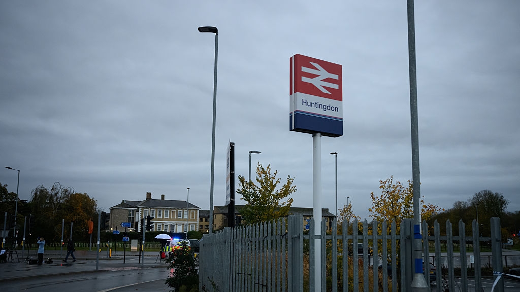 UK: Man Charged With 11 Attempted Murders in Train Attack