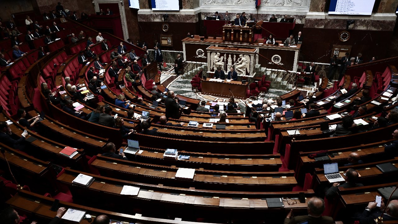 France Rejects Zucman Wealth Tax, Approves Holding Company Levy