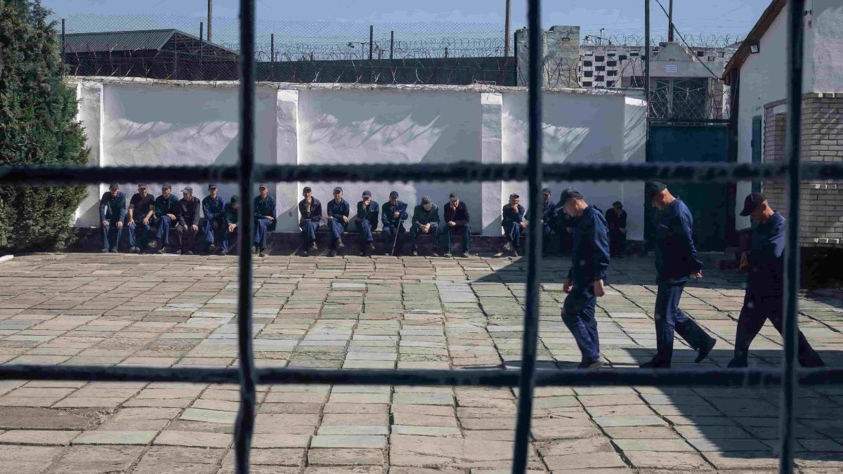 Ukraine Sentences Russian Soldier for Allegedly Executing Ukrainian POW