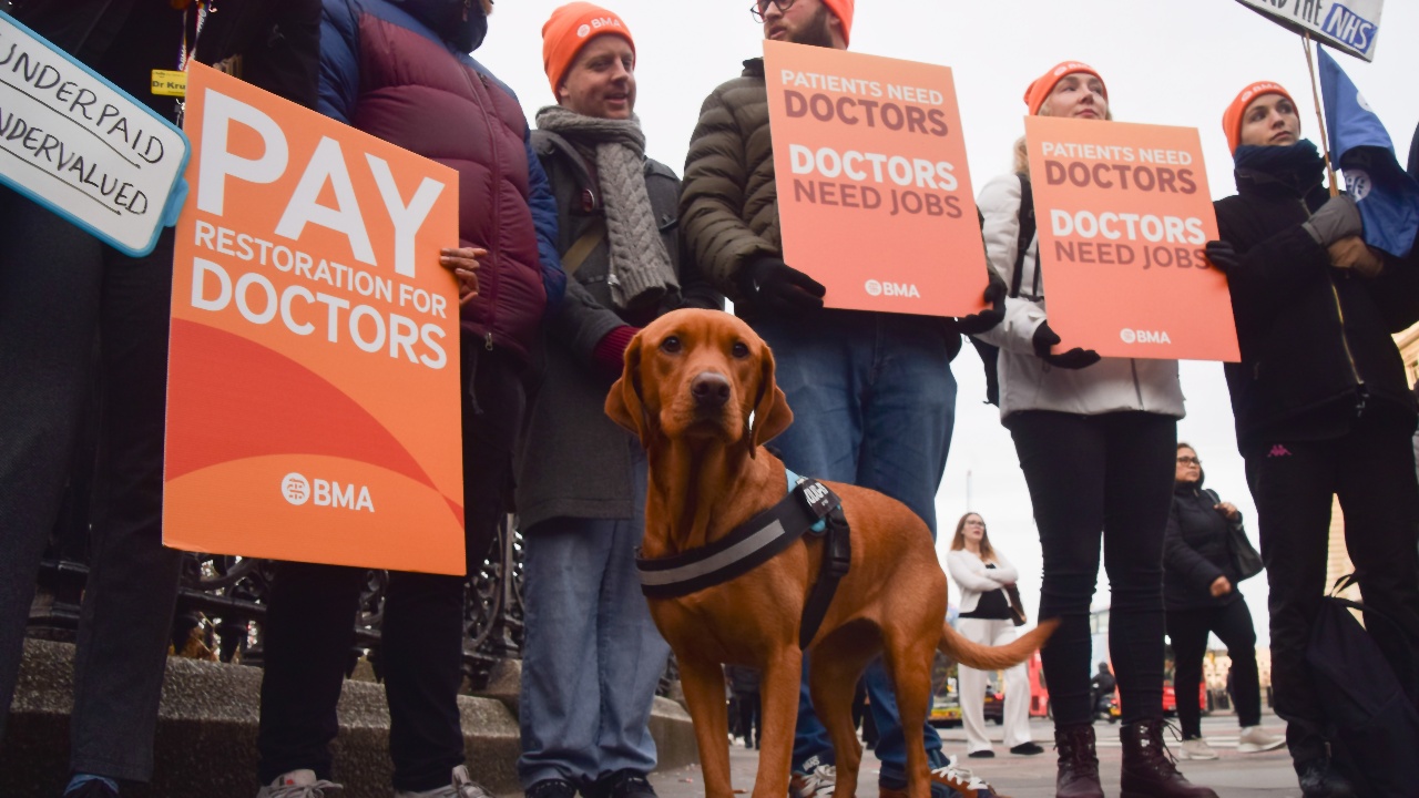 England Doctors Strike Amid Record Flu Hospitalizations