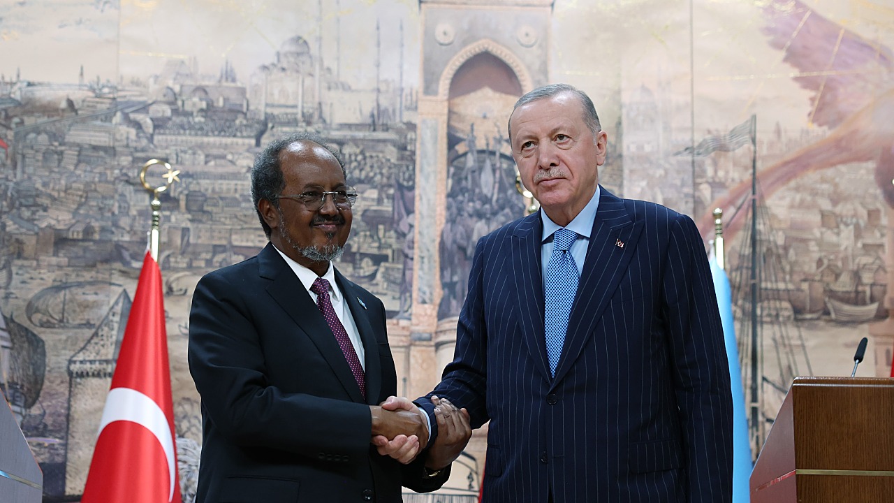 Turkish President Erdoğan Meets Somali Counterpart
