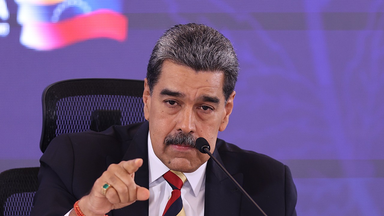 Maduro Open to U.S. Talks Amid Drug Trafficking Strikes