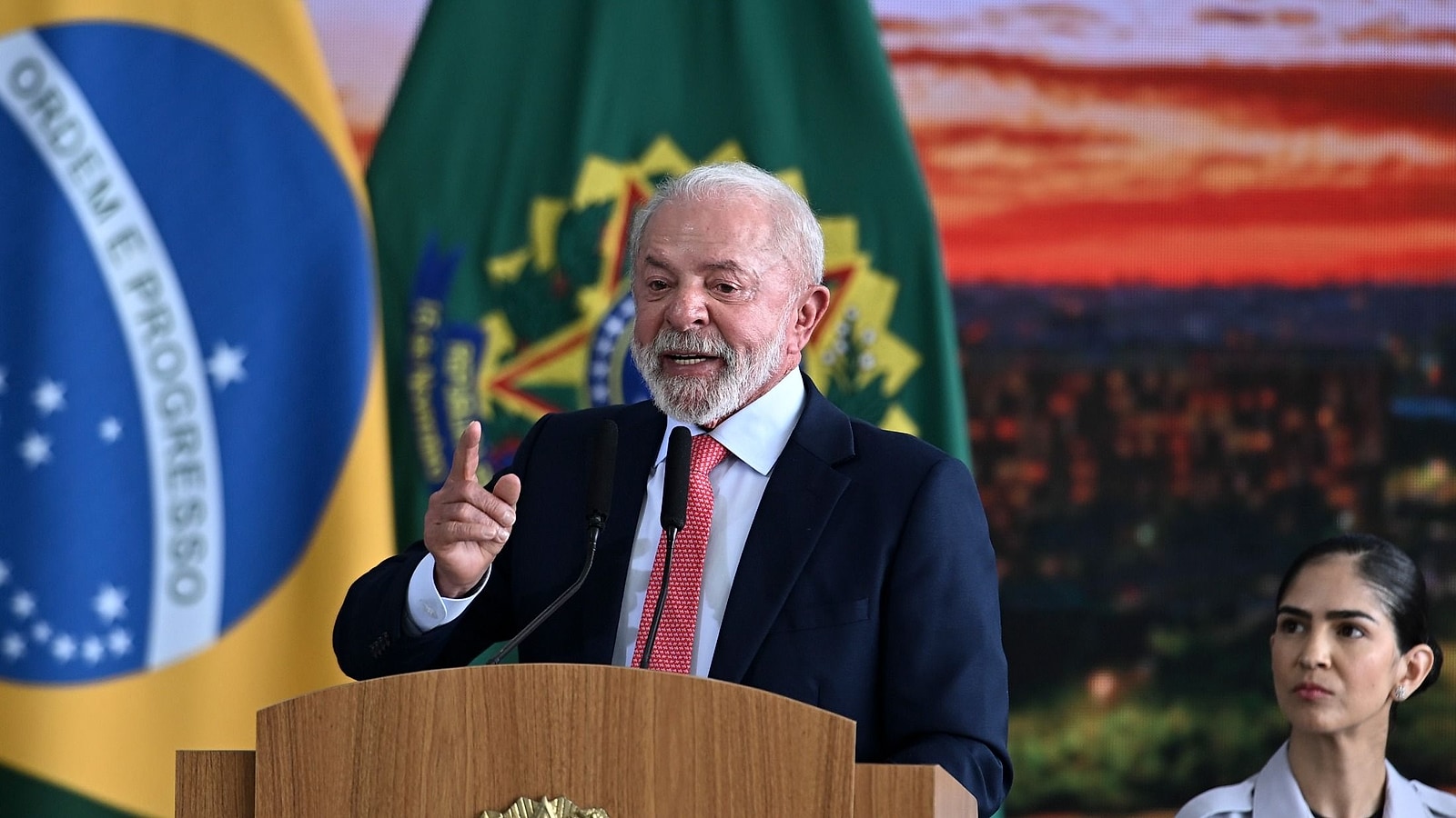 Brazil's Lula Vetoes Bill Reducing Sentences for Coup Convicts