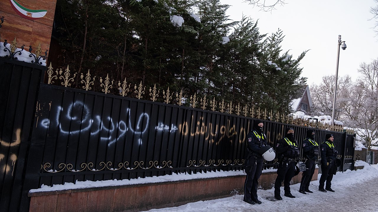 Human Rights Agency: Over 500 Reportedly Dead in Iran's Continuing Protests