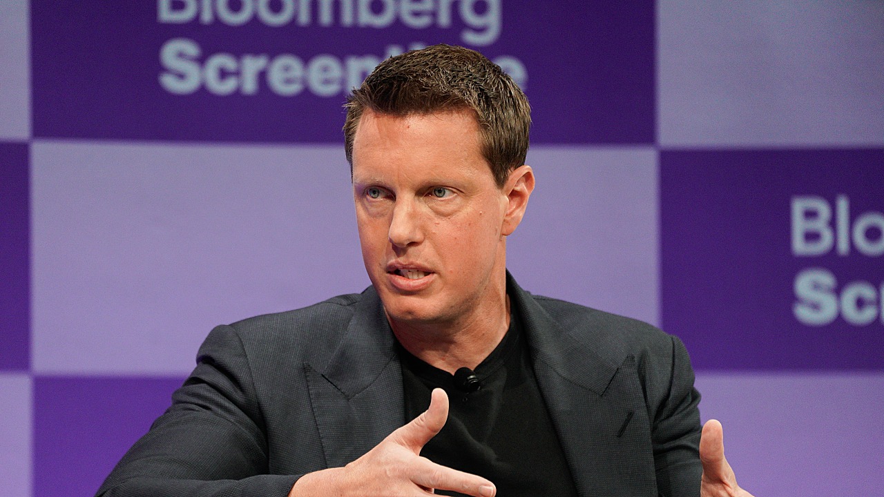 Paramount Sues WBD Over Netflix Deal, Plans Proxy Fight