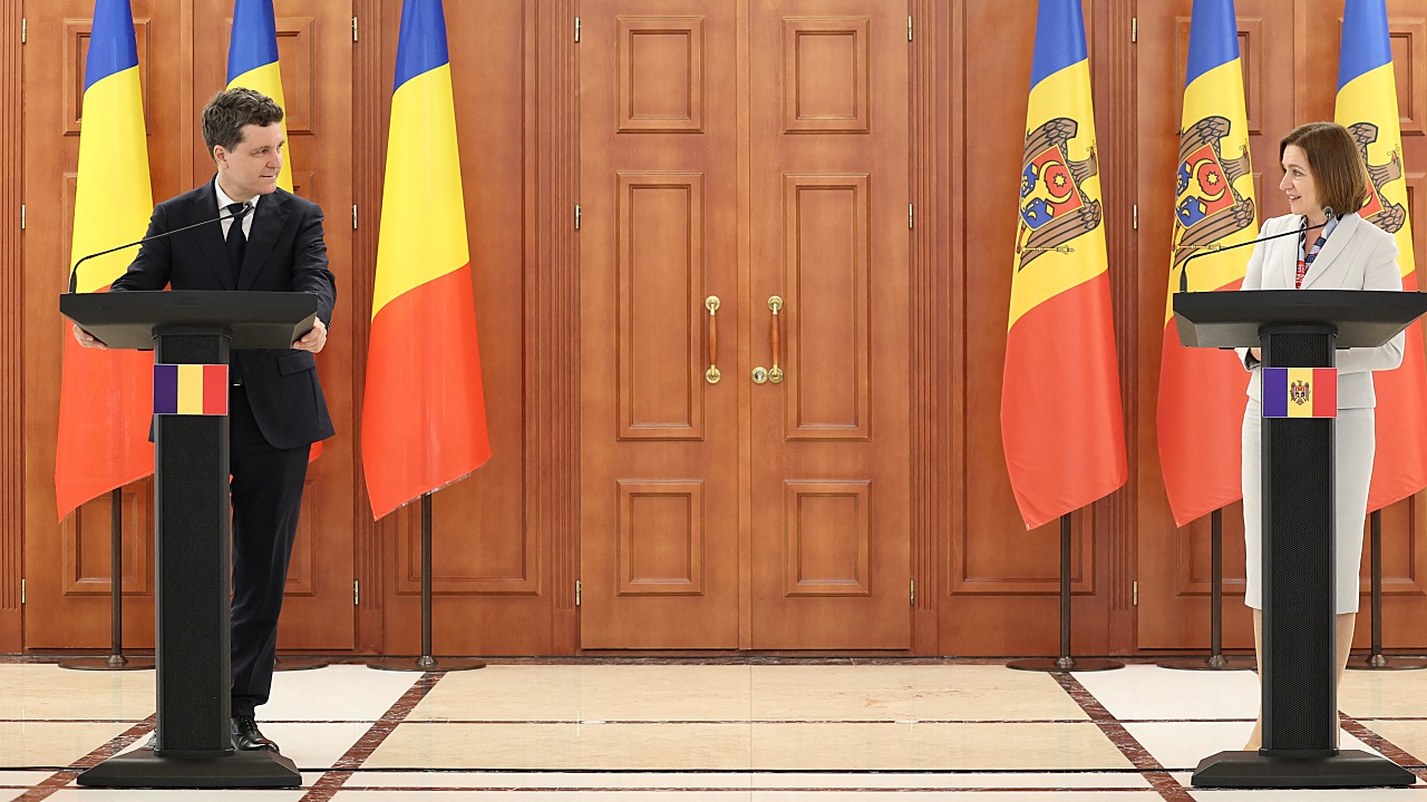 Romania 'Ready' to Discuss Unification After Moldova's President Expresses Support