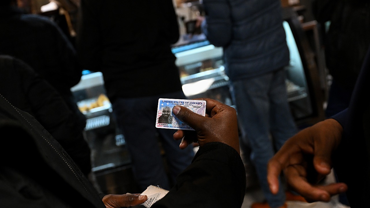 Report: US Sees First Negative Net Migration in 50 Years