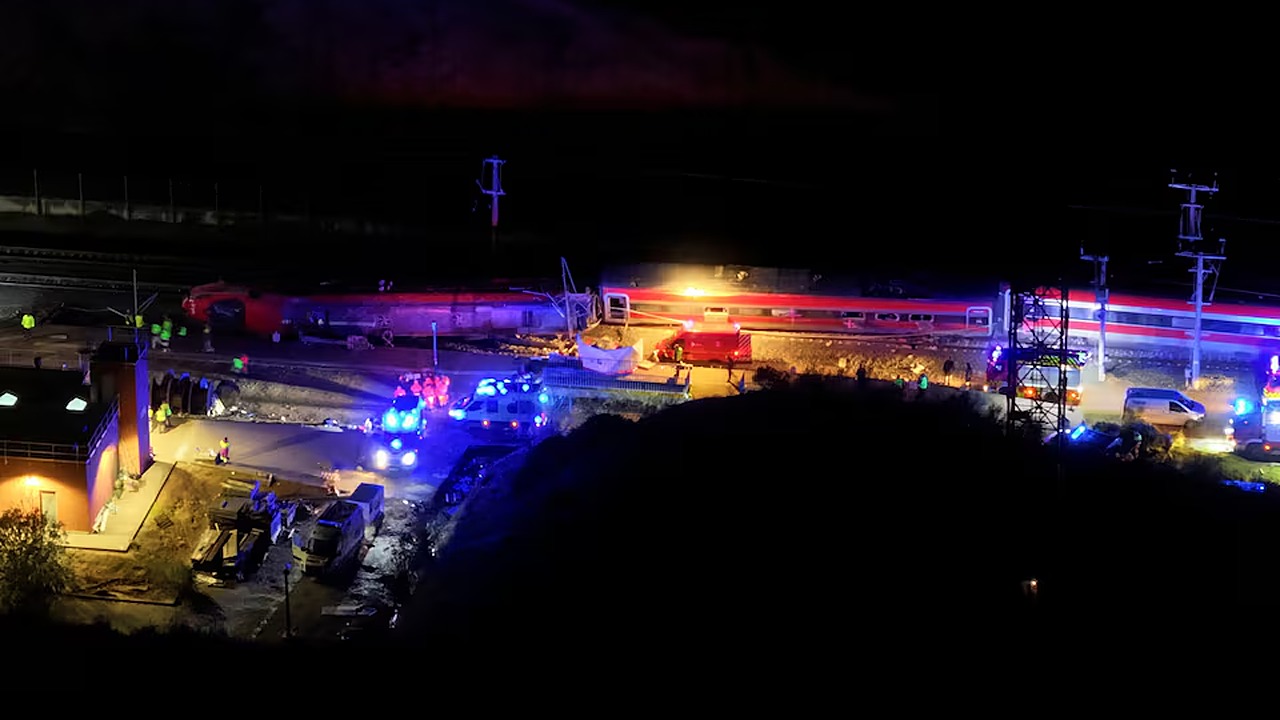 At least 40 Killed as High-Speed Trains Collide in Spain