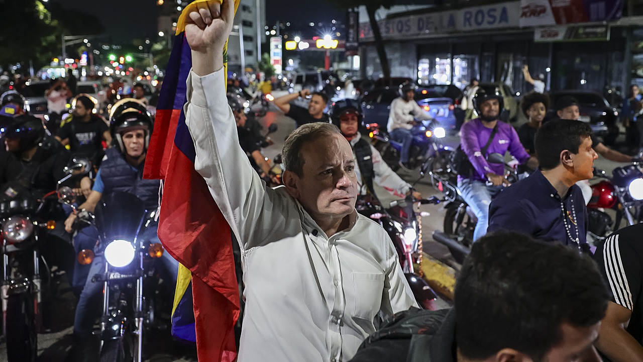 Venezuela's Opposition Leader Seized After Prison Release, Authorities Seek House Arrest