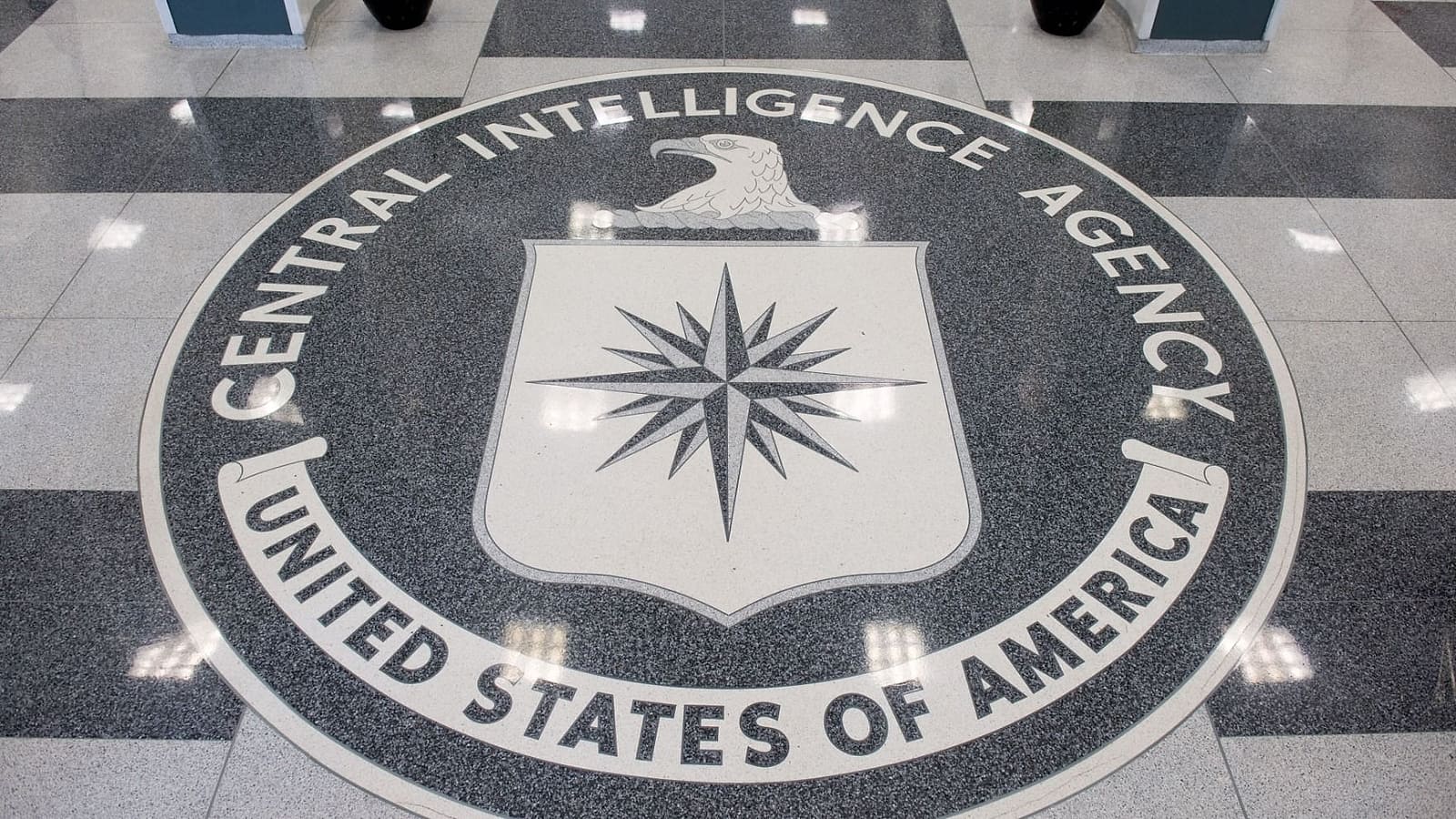CIA Urges Iranians to Contact Agency in Farsi Post