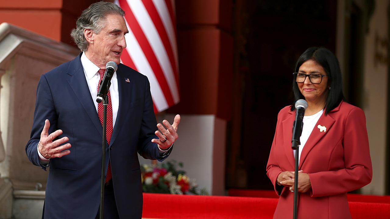 Venezuela's Rodríguez Announces Plans for Mining Reform as Burgum Visits Caracas