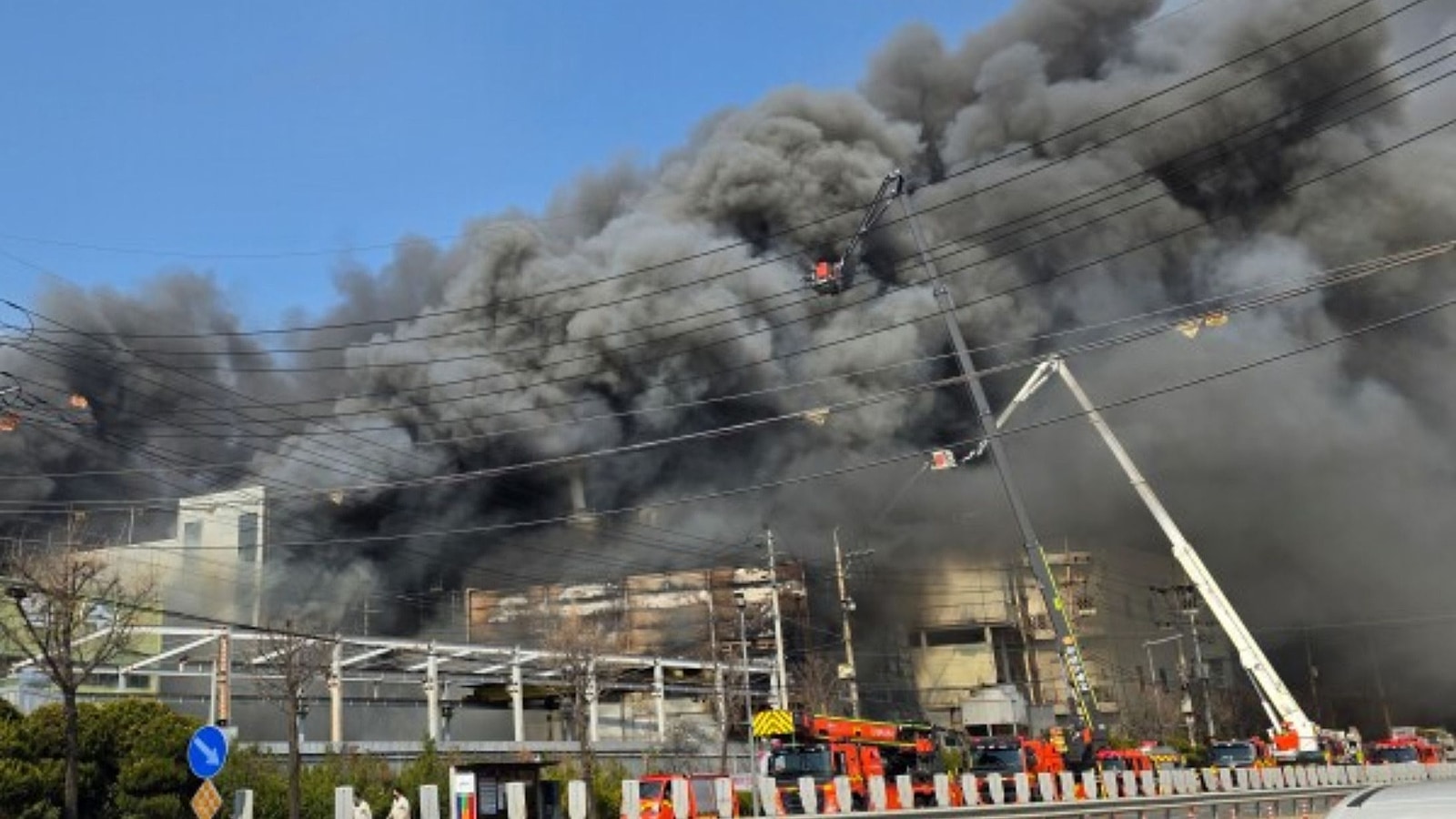 14 Dead in South Korea Auto Parts Factory Fire