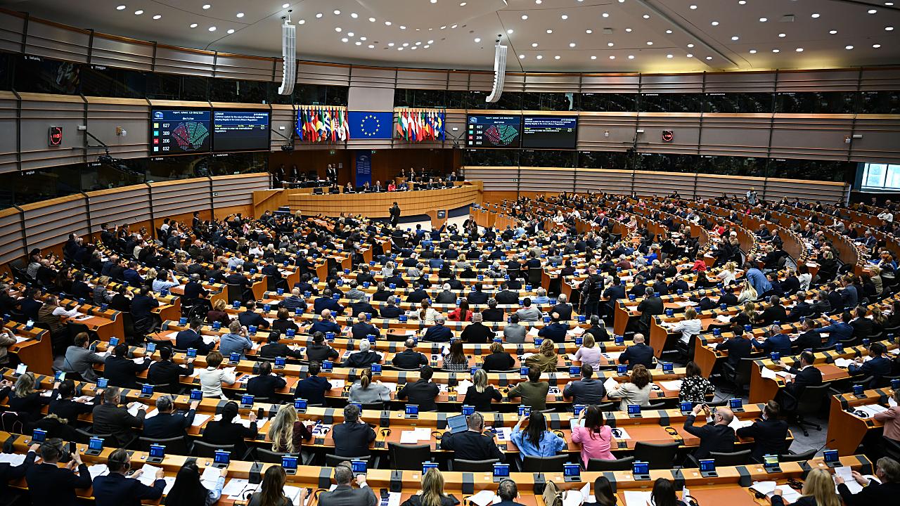 EU-US trade deal, Maduro court appearance and trans Olympics ban