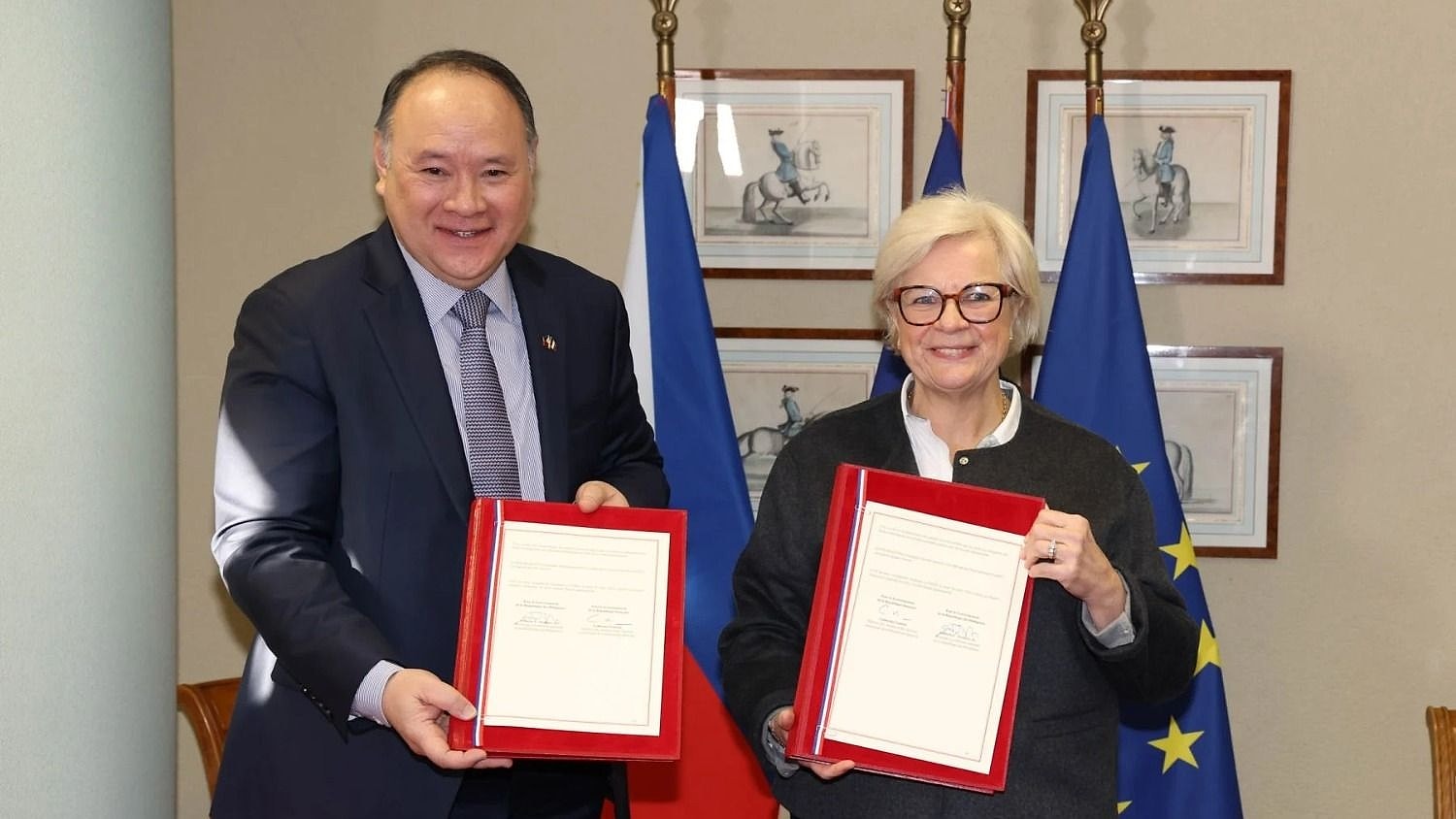 Philippines, France Sign SOVFA