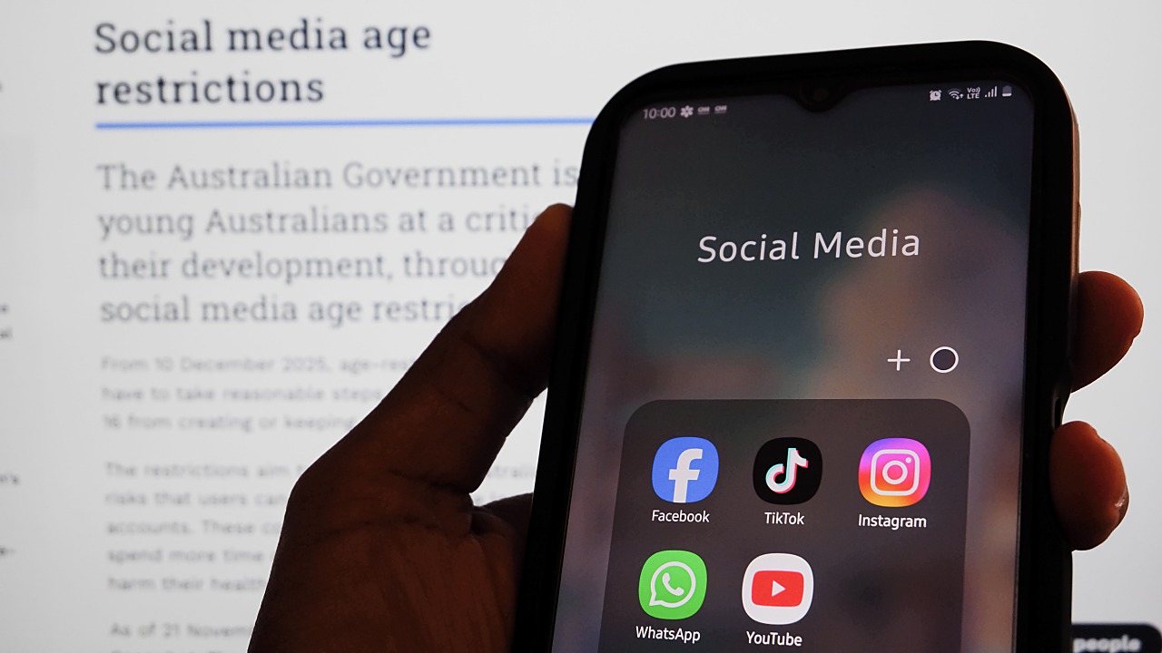 Australia Probes Social Media Giants Over Teen Ban