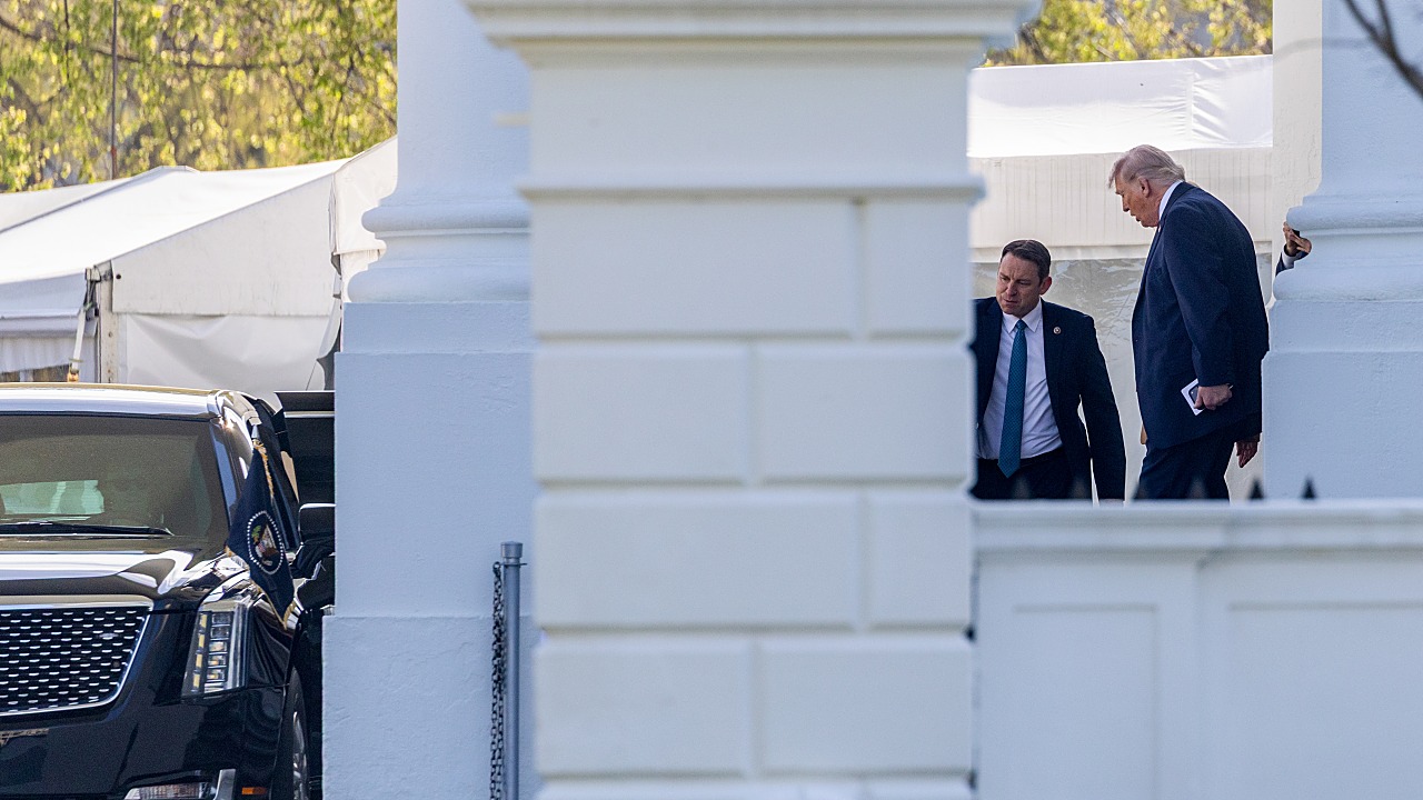 Trump SCOTUS visit, Cuba oil delivery and Anthropic code leak