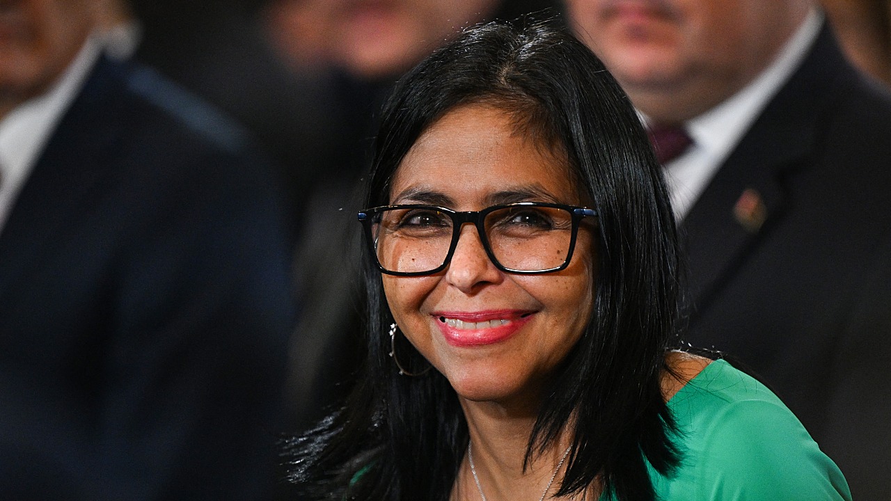 Venezuela: US Lifts Sanctions on Interim President Rodríguez