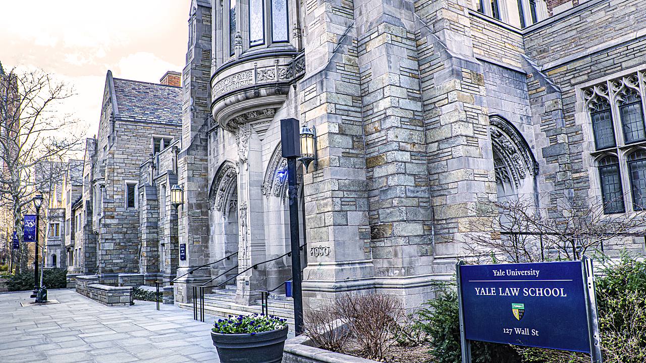 Stanford Dethrones Yale in Law School Rankings